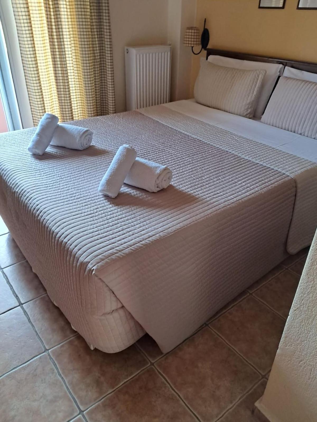 Ydna Family Hotel Apartments Посиди Экстерьер фото